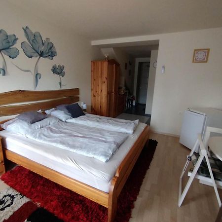 Liliána Vendégház Balatonfůzfő Szoba fotó