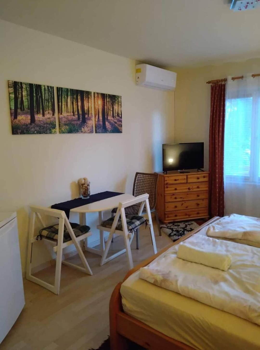 Liliána Vendégház Balatonfůzfő Szoba fotó